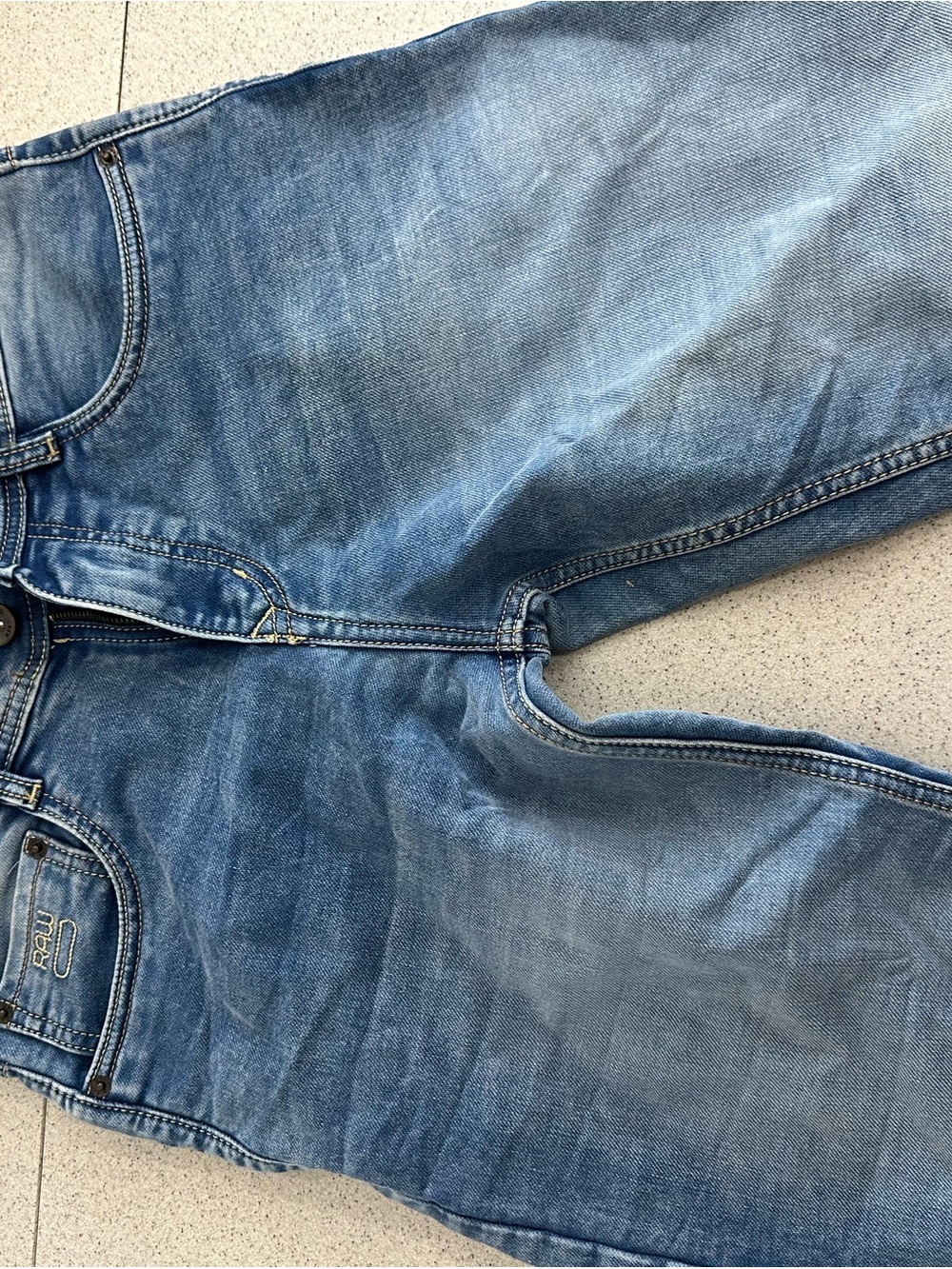 G-Star Relaxed Fit Men’s Jeans in Light Blue Wash